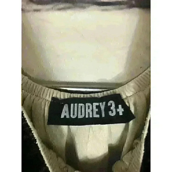 Audrey 3+1 Womens Size Large Black Lace Blouse Tan Underlayer - Picture 3 of 5